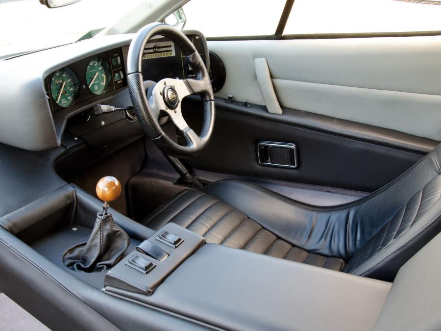 Интерьер Lotus Esprit 1976 года  (фото 5 из 19)